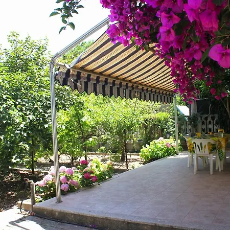 펜션 Mille Bouganville *